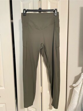 High-Waist Olive Green Leggings with Side Pockets